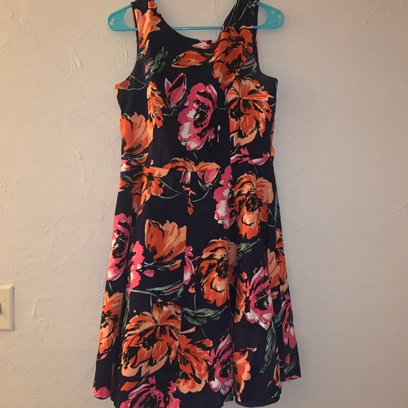 Size 8 floral navy sundress - Picture 1 of 3